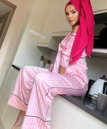 Опыт и чувственность - мои главные черты. Могу удовлетворить любые желания и фантазии. Позитивные отзывы подтверждают мою профессиональность. Фото 100% мои. Я создам атмосферу незабываемого релакса и наслаждения. Воплотим все твои сокровенные мечты в реальность. Жду вас в Москве 😉🔥 12645, 23 года