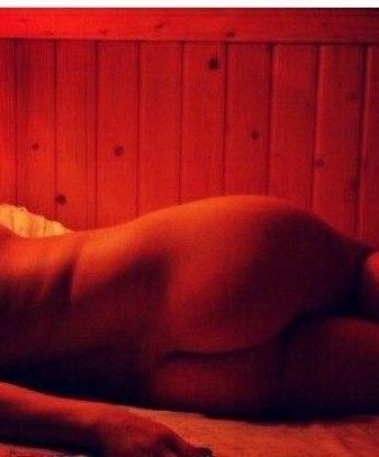 Зови меня как хочешь - опытная индивидуалка, креативная нежность или просто жрица удовольствия. Живу в Москве и готова подарить тебе незабываемые моменты нашей встречи. У меня есть багаж секретов и нежных прикосновений, которые раскроют тебе все тайны блаженства. Мои услуги покорят тебя: классический секс, оральные ласки, массаж... Все, что ты можешь себе представить. И ты можешь не беспокоиться о качестве - отзывы о моих услугах - лучшее подтверждение моей опытности. 😉🌟 Фото - мое второе я, с которым ты сможешь насладиться лично. Что скажешь, согласен на встречу со мной в Москве? 😉🌃 6893, 23 года